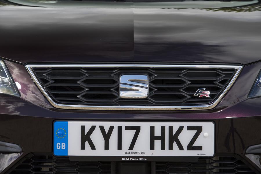 Логотип Seat Leon SC FR 2017 года  (UK) (фото 18 из 31)